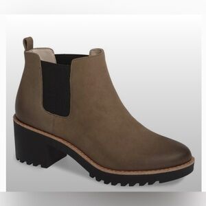 CLOSEOUT‼️‼️NEW- Caslon Joshua Chelsea Water Resistant Tan Boots Womens Sz 8.5